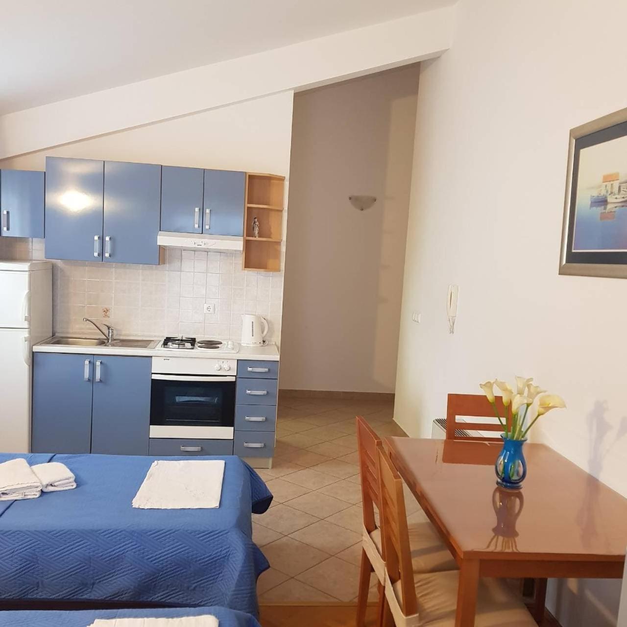Apartmani Katarina Makarska Zimmer foto